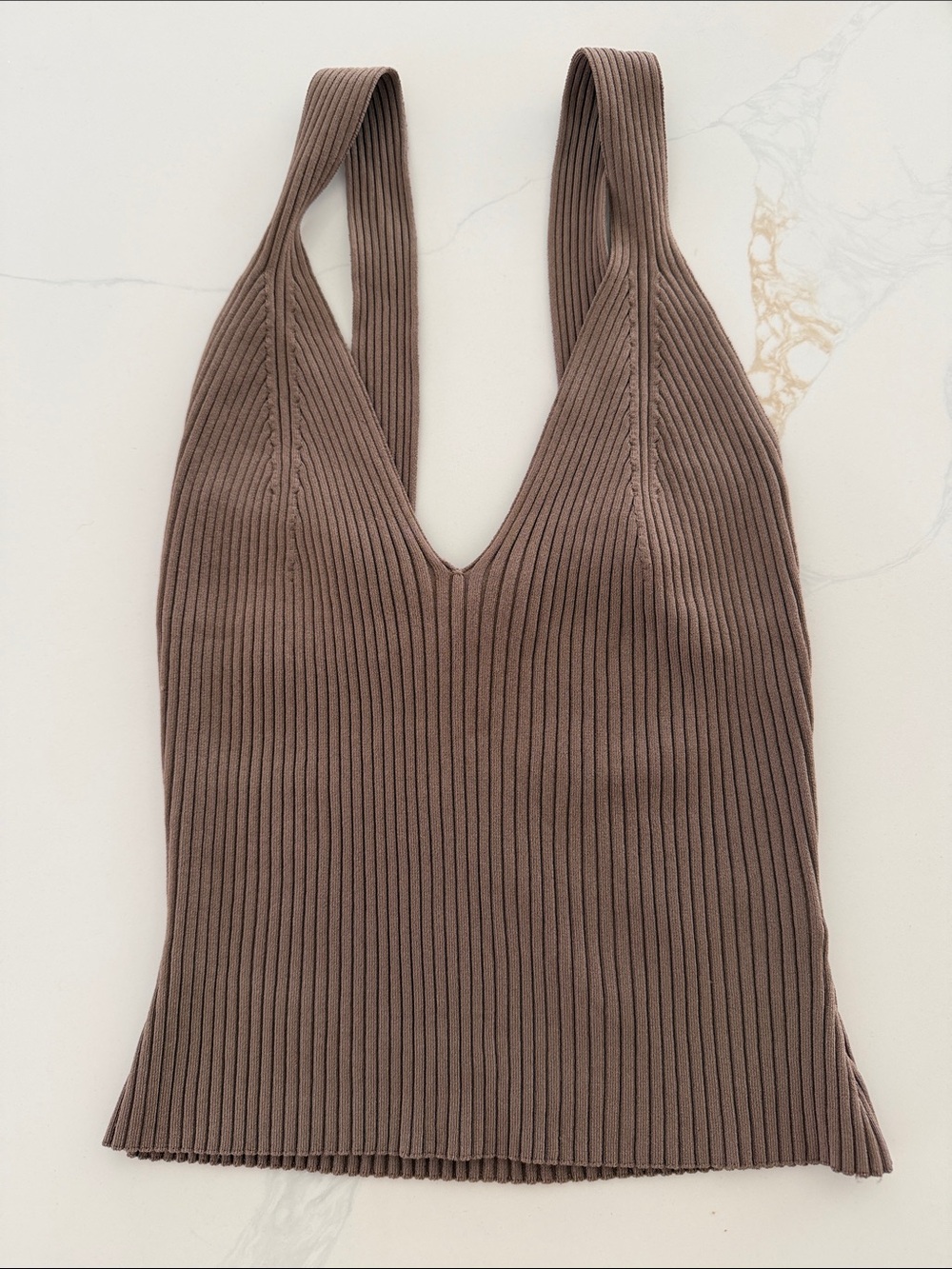 Good American Ribbed V-Neck Tank Top in Brown
